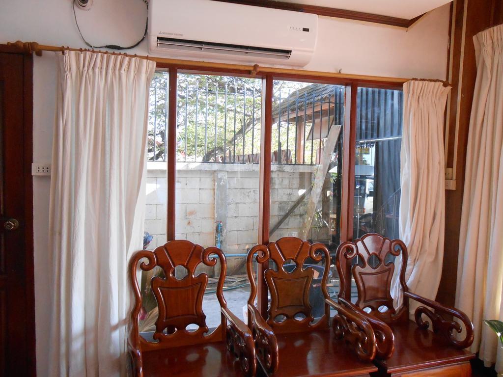 Chanthasom Guesthouse Ban Nongdouang Esterno foto
