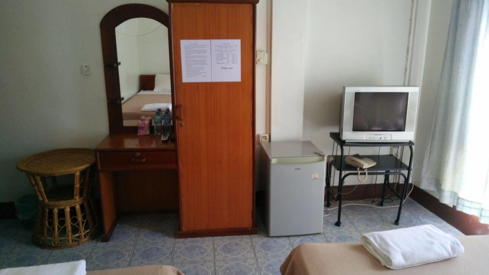 Chanthasom Guesthouse Ban Nongdouang Esterno foto