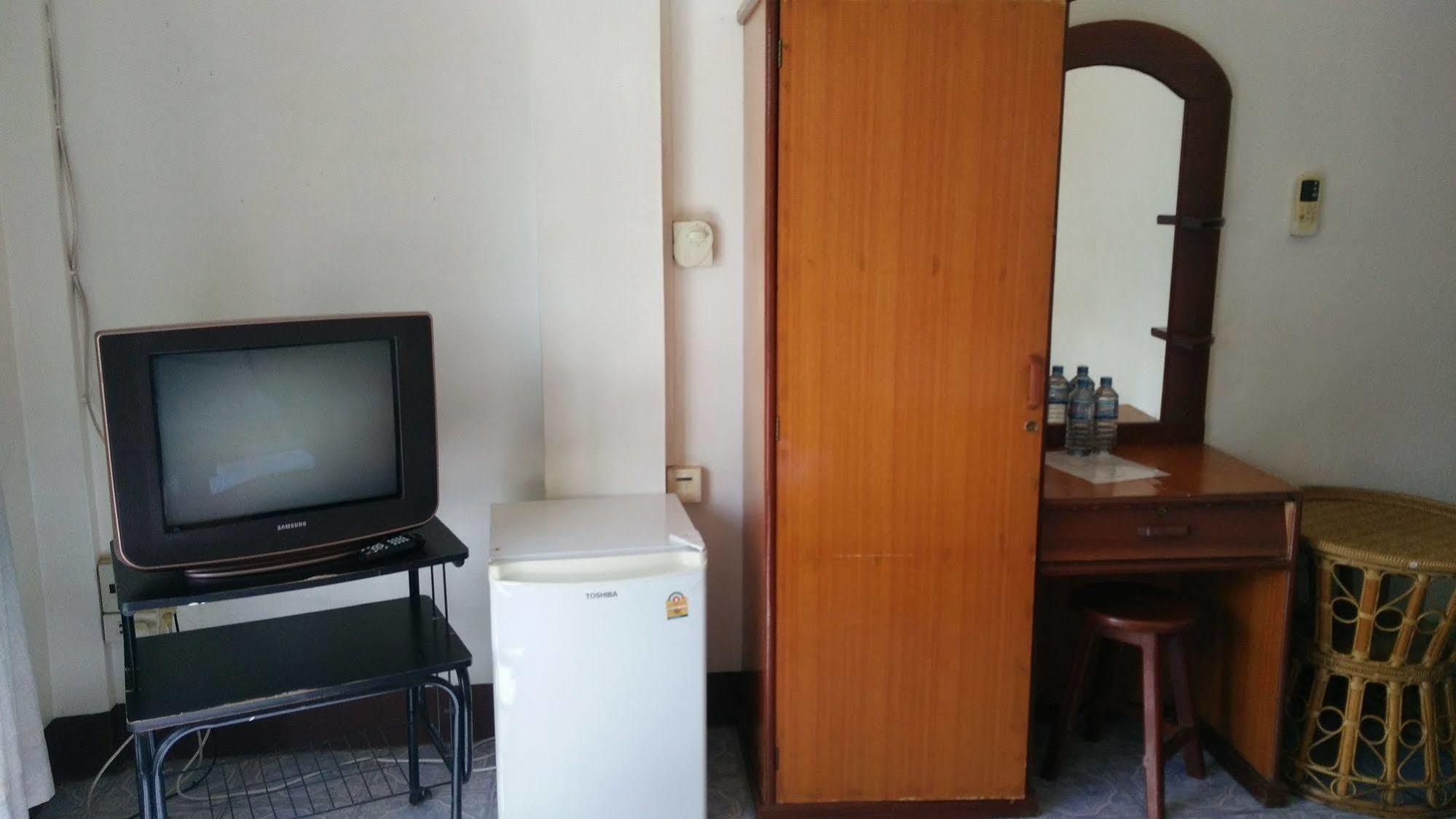 Chanthasom Guesthouse Ban Nongdouang Esterno foto