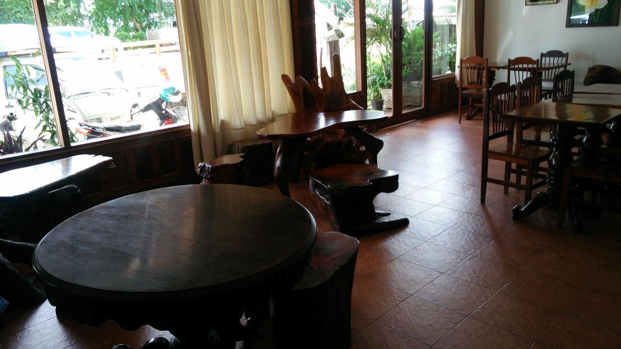 Chanthasom Guesthouse Ban Nongdouang Esterno foto